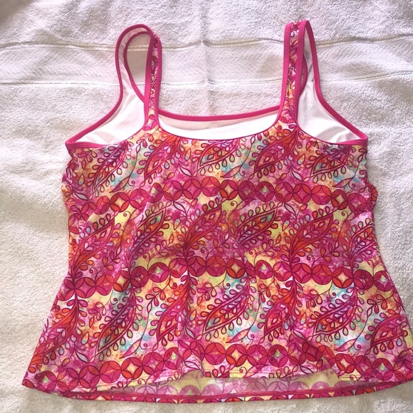 Kim Rogers Women’s Plus Tankini Swimsuit Top - Picture 2 of 5